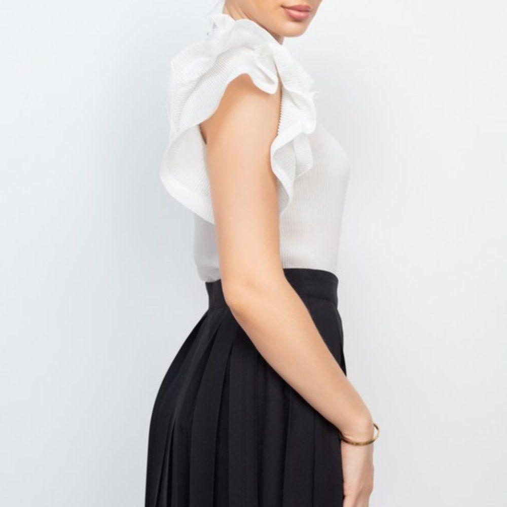 Off White Short Sleeve Ruffle Top - Picture 2 of 3